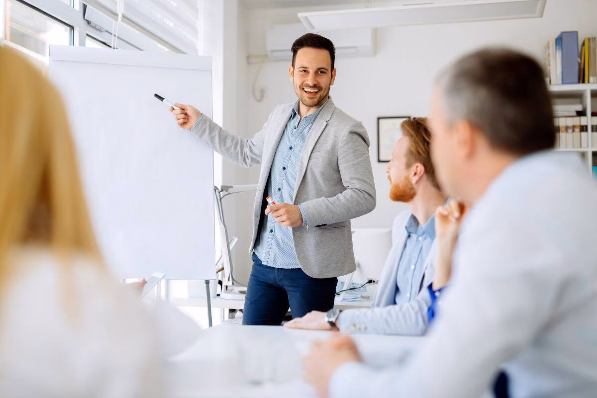 Devenir formateur adulte freelance