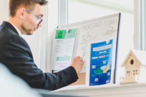 De conseillère bancaire à formatrice en immobilier : le parcours d'Inès