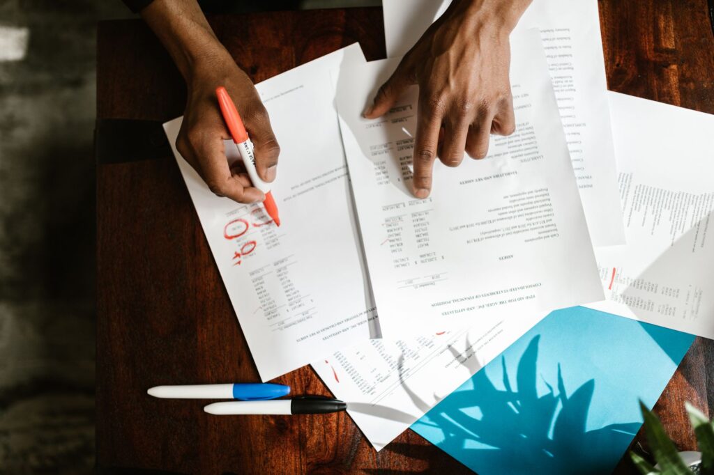 Revue de documents administratifs et financiers pour la conformite Qualiopi