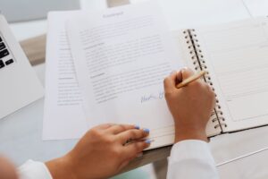Signature d un document contractuel remis au stagiaire avant son inscription en formation