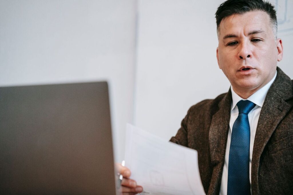 Organiser un webinaire : le guide pratique (Zoom, Teams)