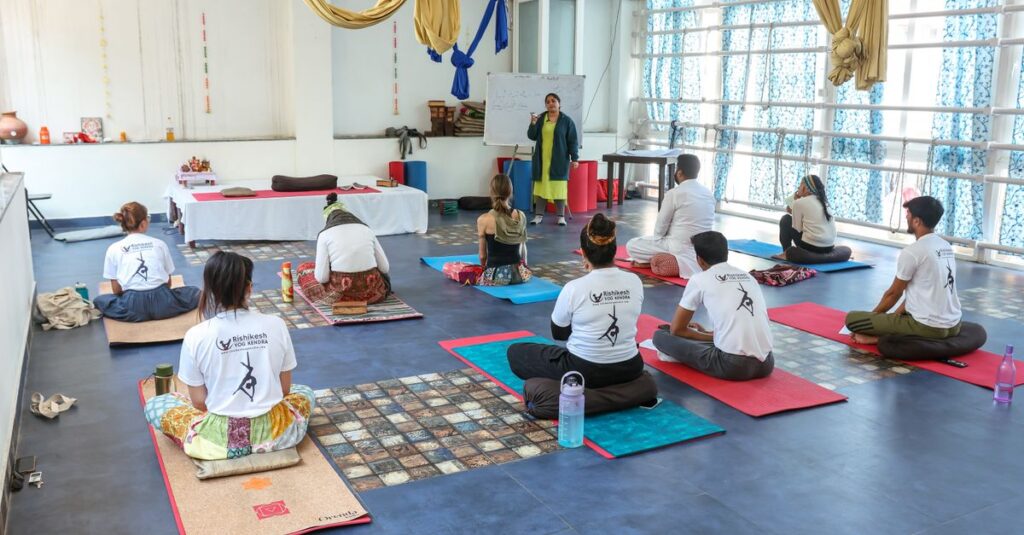 Séance de formation pour adultes en salle
