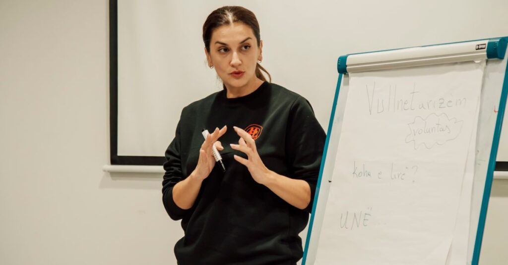Séance de formation pour adultes en salle