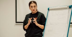 Séance de formation pour adultes en salle