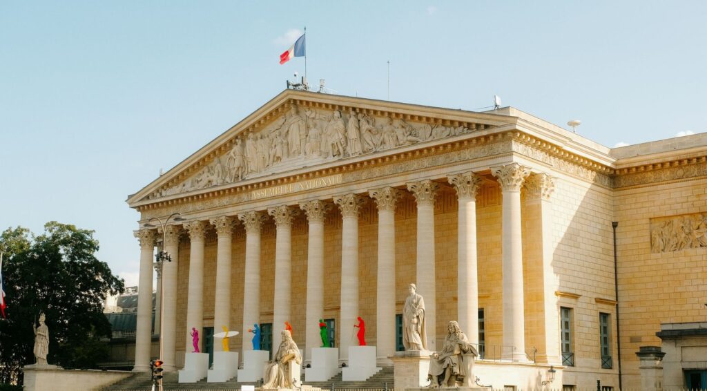 Facade de l Assemblee nationale a Paris, ou est discute le projet de loi de finances